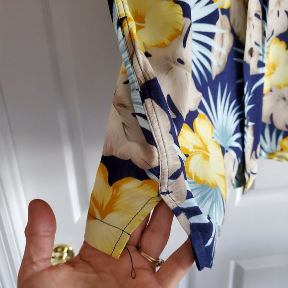 Steve & Barry's Classic Hawaiian Button up shirt - Picture 6 of 11